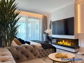 Sea View Smart & Garden VIP Apartment - Image 2