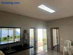 Moderna área com Wi-Fi e ar condicionado - Image 4