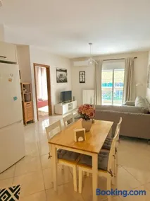 Alex Superior Apartment - Image 2