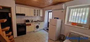 Studio Apartman Kaštel Kambelovac - Image 1