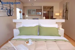 Concord Callao by Recoleta Apartments - Image 3