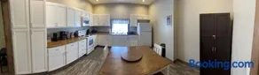 Modern Farmhouse 3 Bed, 2 Bath Apartment, Sleeps 7, Lots of Space, Steps to Downtown, Honeywell & Eagles Theater - Image 1