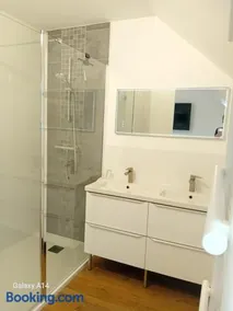 Chambre, salle de bain, toilette, salon privatif - Image 2