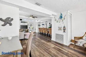 New Port Richey Home 2Bed 1Bat - Image 4