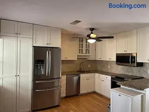 Charming 2-bedroom house with fitness room and AC in welcoming Buford - Image 5