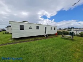 3 Bedroom Deluxe Caravan at Haven Devon Cliffs - Image 4