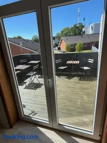Folsted - Værelse 100 med eget badeværelse og fri parkering - Image 2