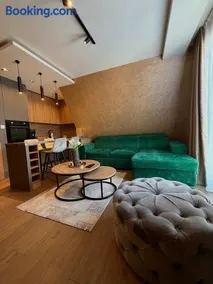 3N Royal Mountain - Image 2