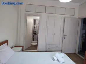 Olena House - Image 3