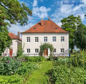 Pfarrhof Niederleierndorf - Image 1