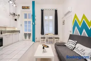 Triangle Apartment - FREE PARKING! - Image 4