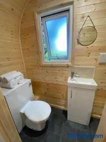 Kestrel Cabin Grown-up Quiet Woodland Cabin & Nature - Image 3