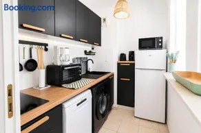 Cozy 2-room apartment with a pool, beach 8 min away! - Image 3