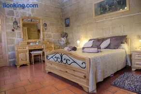 Id-Dwejra House of Character with private pool and Jaccuzi - Image 3
