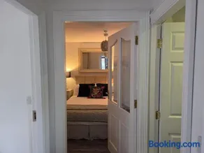 Beautiful small home - Image 4