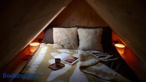Off-grid Cork Cabin - Hot-Tub - Sleeps 2 - Image 2