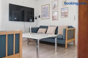 Holiday Home For 6 Near Beach And Hals Town - Image 3