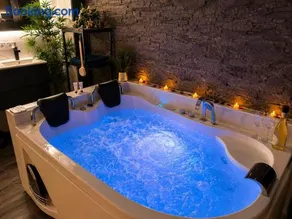 Appartement love room Perpignan cosy jacuzzi parking privée - Image 4