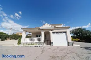 Chalet mit privatem Pool, Terrasse und Garten | Poolblick - Image 2
