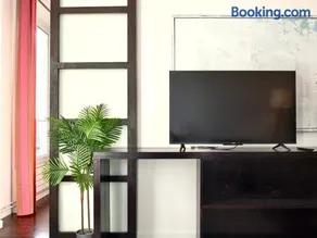 70m2 Spacious 2BR for 6 guests near Opera with Elevator - Image 2