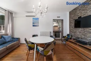 Modern Stylish Apartment near Beach - Image 1