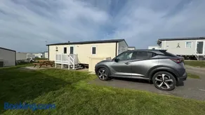 Modern Caravan 2 Bedrooms Sleeps 6 near Weymouth - Image 3