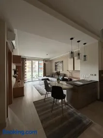 FAMILY Apartment Corvin- with PARKING - Image 1