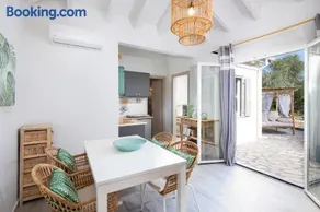 Olivea Premium Holiday Homes - Image 2