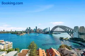 Sydney's Landmark Views from Luxury 2Bd Apt - Image 4