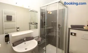 Hotel Pension Residence - Image 4