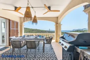Charming Villa with Amazing Seaview - Image 1