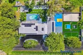 Spacious villa wpool courts game room - Image 1