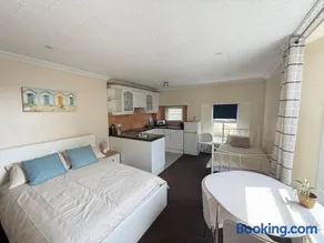 Belgravia Holiday Apartments - Image 2