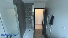 Room with double size bed in Kaysersberg center - Image 2