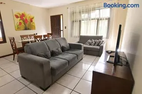 Casa prox de Jurerê muito espaço para td família - Image 1