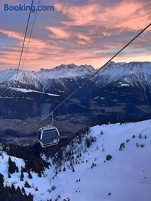 Cosy mountain apartment 5min walk from Gondola - Image 1