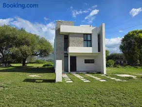 Casa Olivo, Sala a doble altura - Image 1