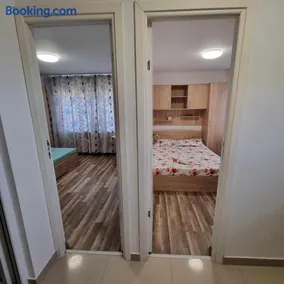 Apartament Madalina cu 2 dormitoare si vedere spre Dunare - Image 1