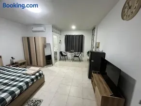 84 Bar & Guest House - Image 3