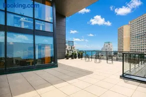Historic Penthouse Loft 1 BR 1 Bath with Views - Image 1