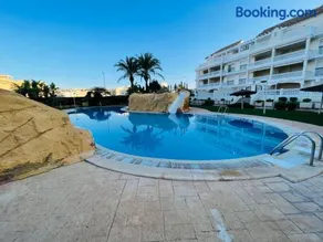 Schöne Unterkunft mit Pool und Terrasse. - Image 2