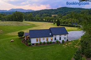 Friendswood - Quaint Home on Horse Farm, Gorgeous Views! - Image 1