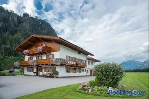 Gästehaus Luxner Zimmer ÜF - Image 2