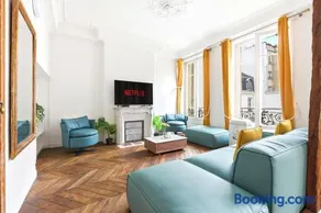 Central Paris 2-Bedroom Apartment with Netflix - Image 1