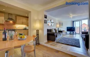 Narracott Apartment 9 - Image 2