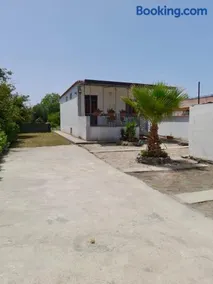 B&B Pompeii Airfield - Image 1