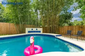 Sherylee's Poolside Retreat - Team Joseph Ellen - Image 4