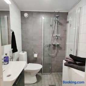 Quiet 2-Room Apt - Free Parking, WiFi, & Balcony - Image 2