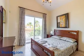 Villa Love - 3BR Romantic Retreat near Coral Bay Beach - Image 2