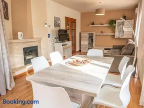 Casa Serenidad: Naturaleza, Jacuzzi & Parking en Cubelles - ES-332-10 - Image 3